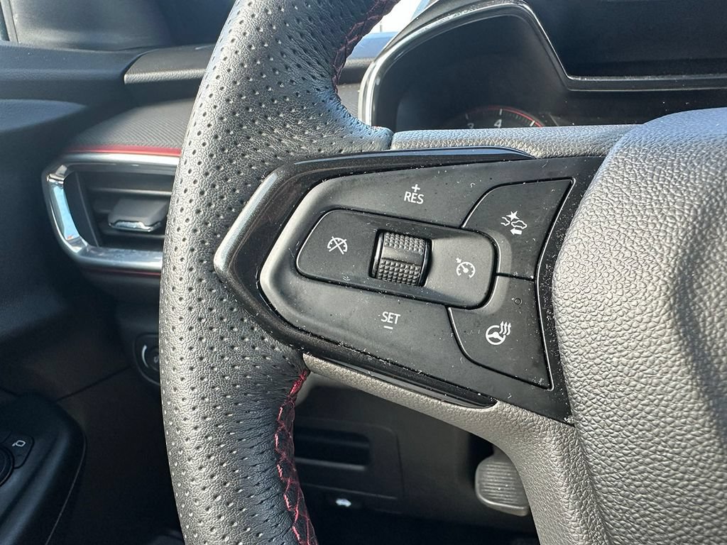 Used 2023 Chevrolet TrailBlazer RS w/ Convenience Package FWD image 32