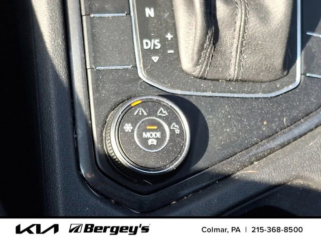 Used 2020 Volkswagen Tiguan SEL image 26