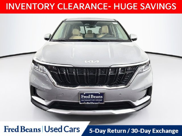 Used 2024 Kia Carnival EX FWD image 2