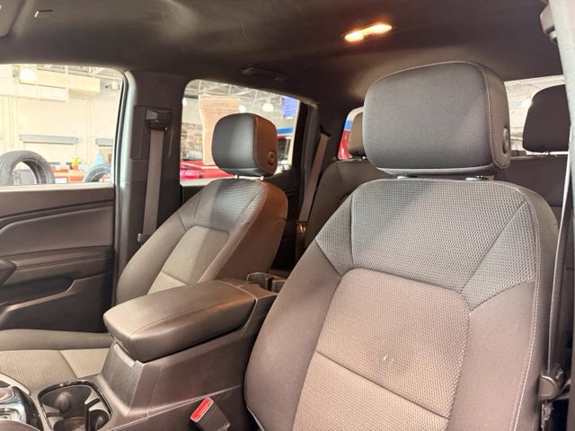 Used 2023 Chevrolet Colorado LT AWD/4WD image 8