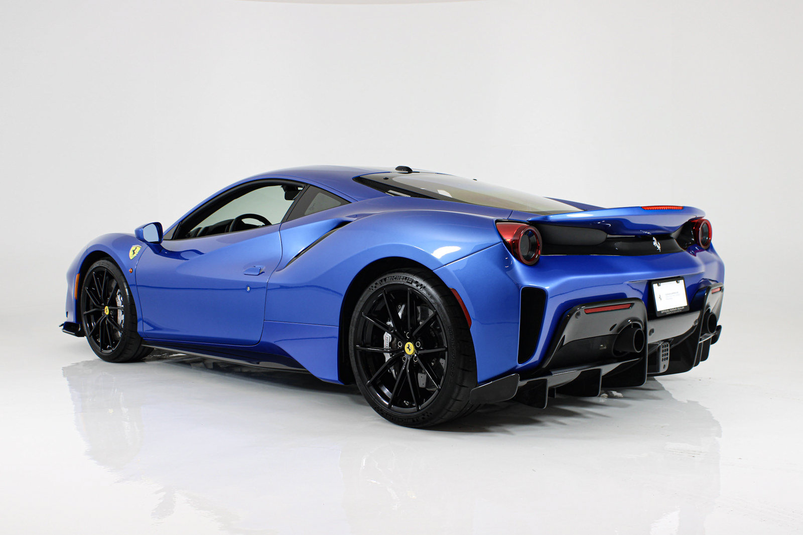Used 2020 Ferrari 488 Pista Coupe RWD image 4