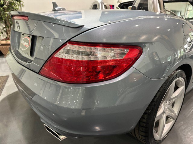Used 2013 Mercedes-Benz SLK 250 image 28