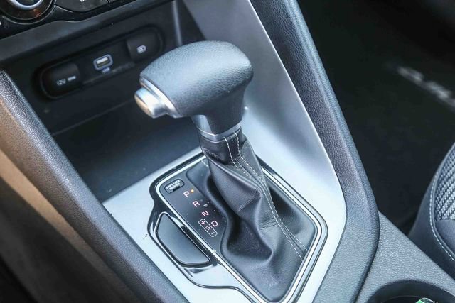 Used 2022 Kia Niro LX image 20