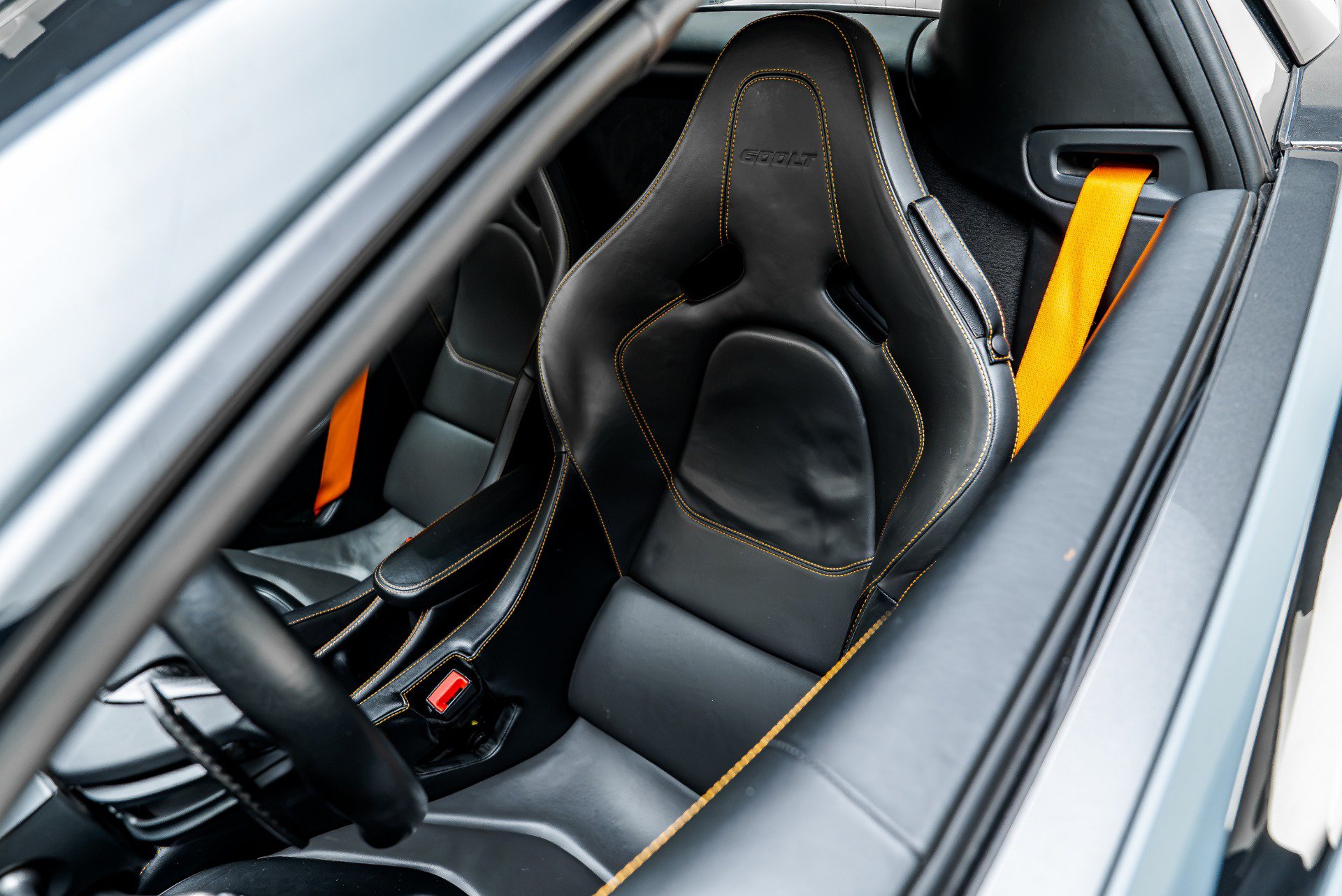 Used 2020 McLaren 600LT Spider RWD image 4