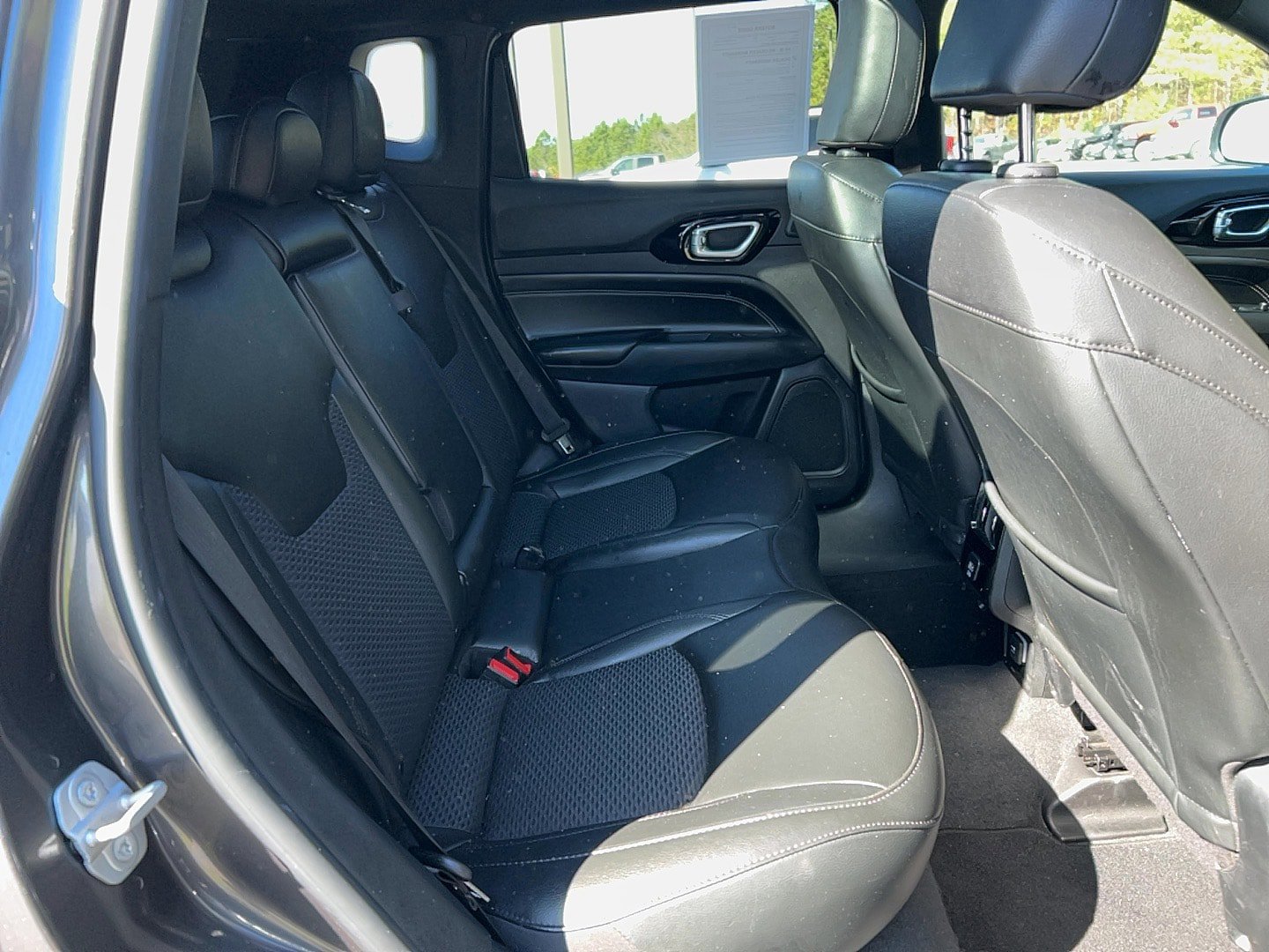 Used 2022 Jeep Compass Altitude w/ Sun and Sound Group FWD image 24