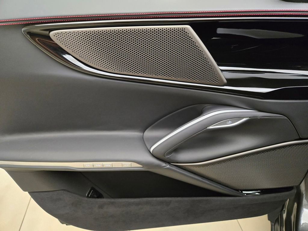 Used 2026 Ferrari Purosangue AWD/4WD image 34