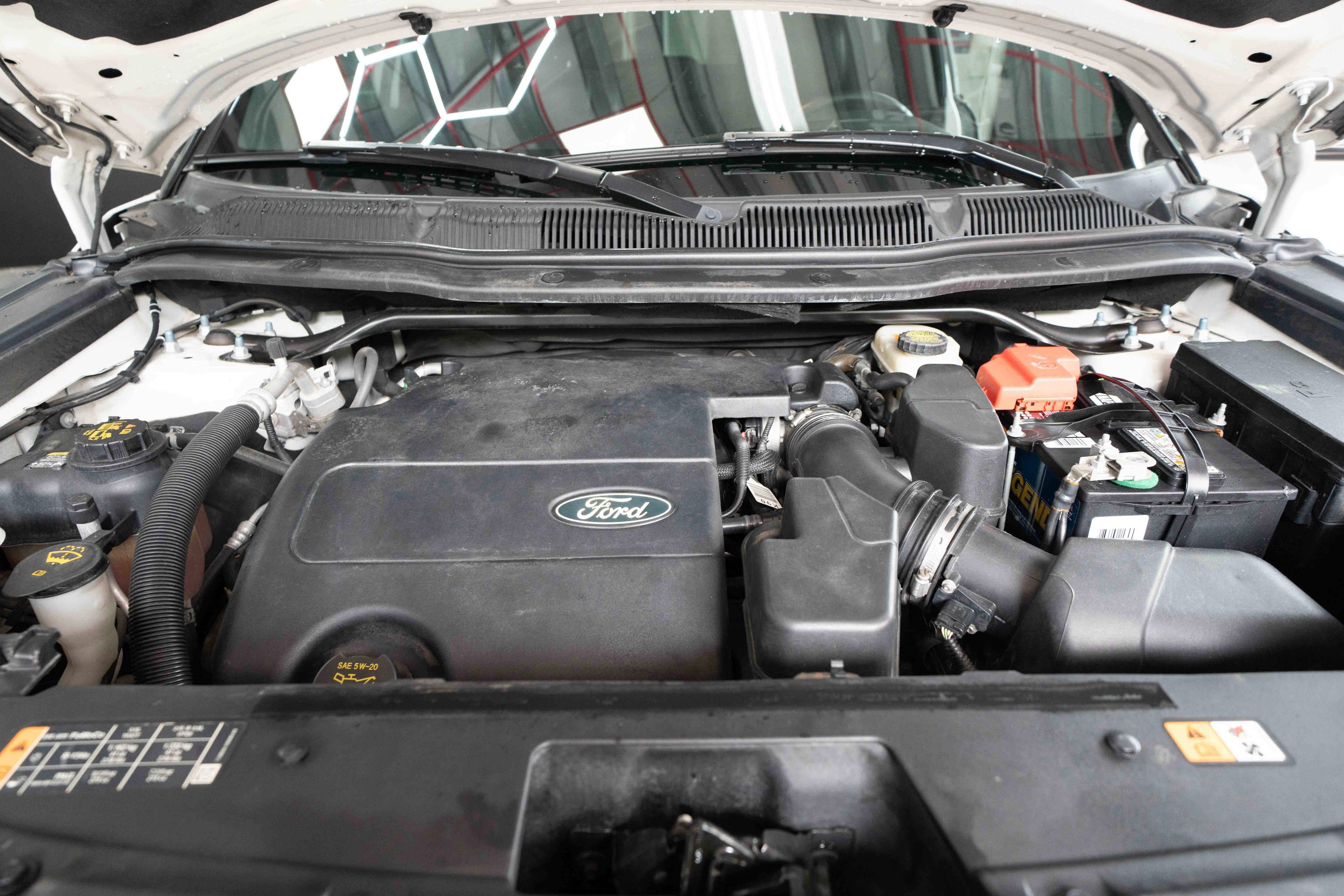 Used 2013 Ford Explorer XLT image 32