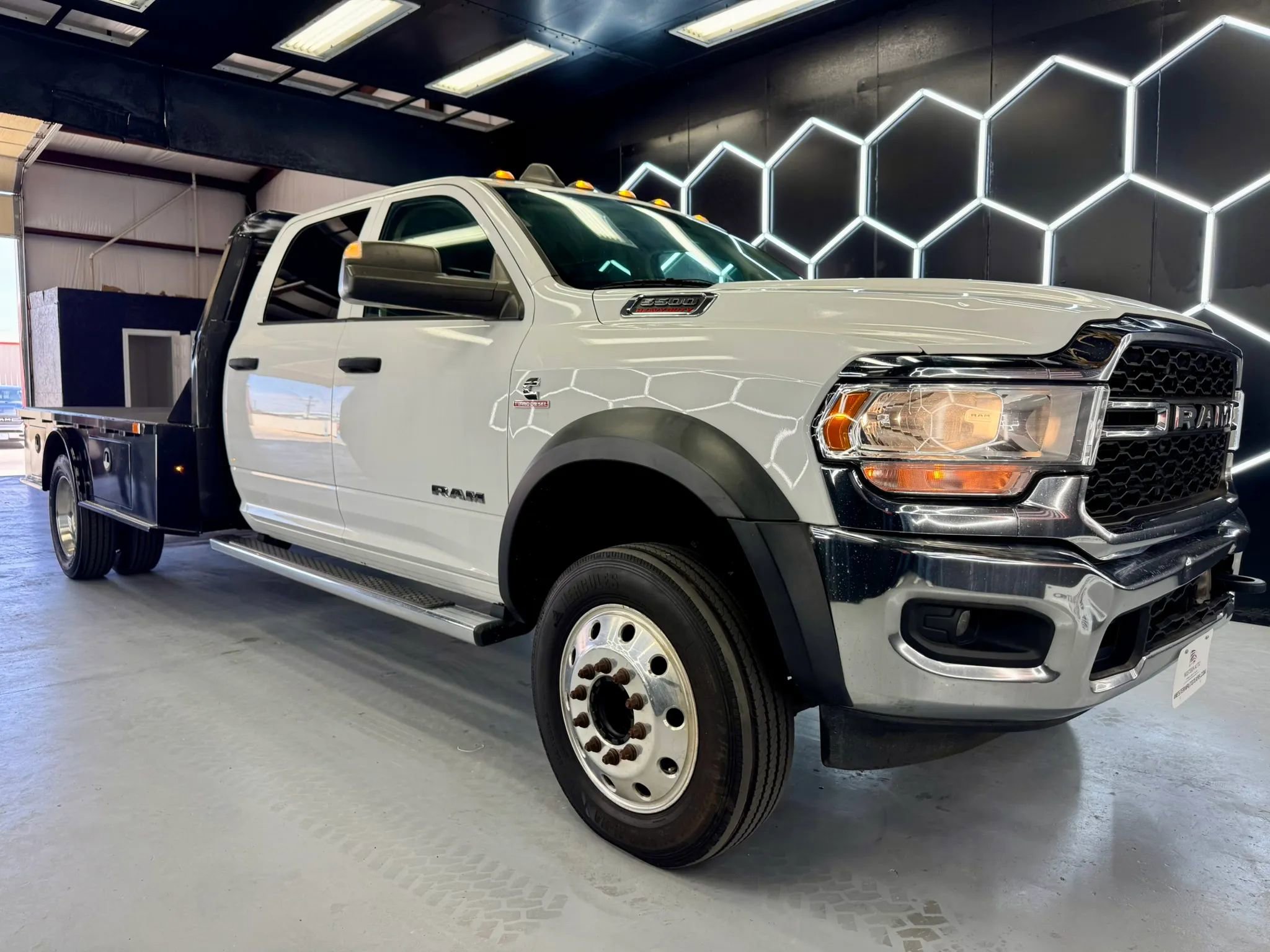 Used 2019 RAM 5500 Tradesman w/ Ambulance Prep Group RWD image 4