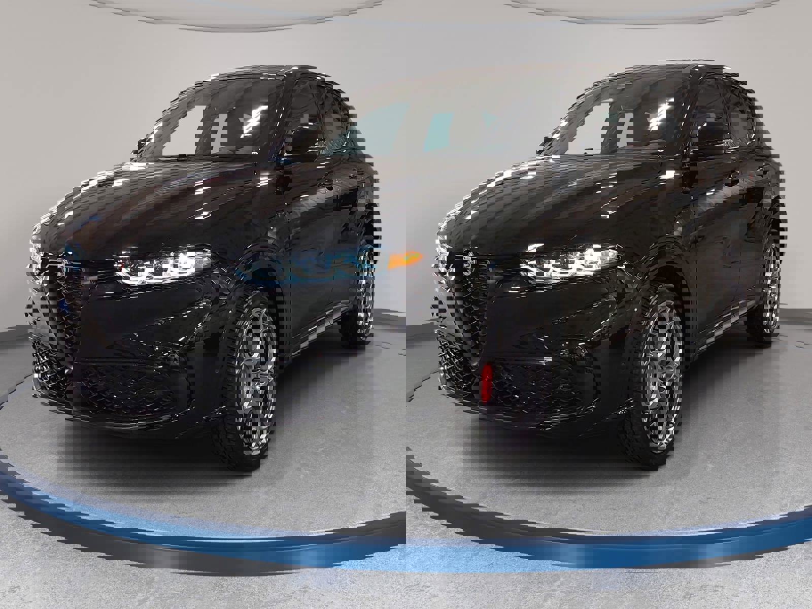 Used 2025 Alfa Romeo Tonale w/ Premium Package