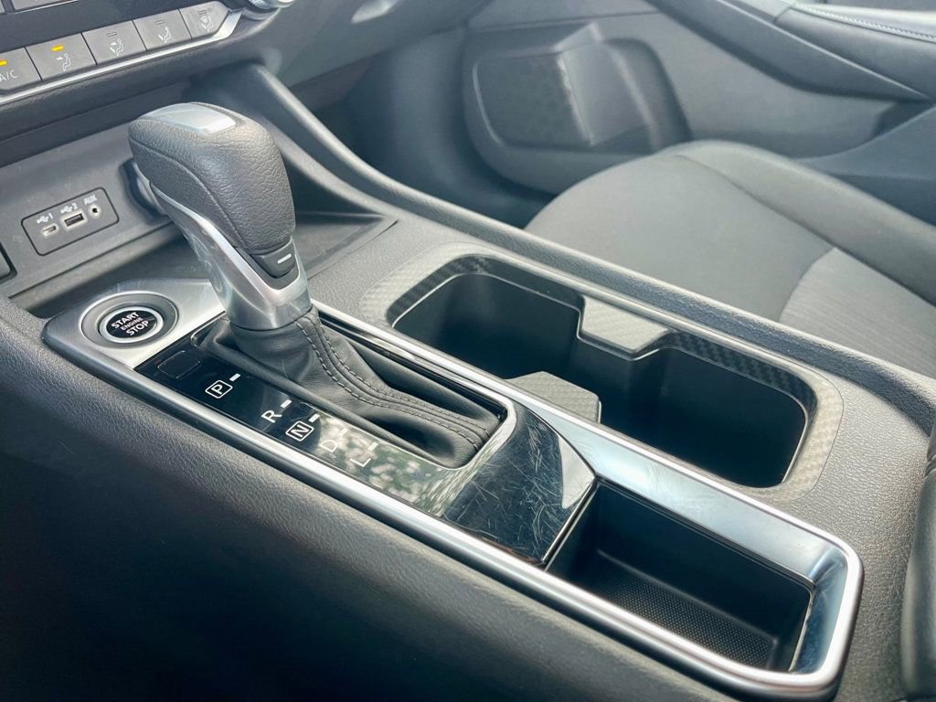 Used 2025 Nissan Sentra SV image 12