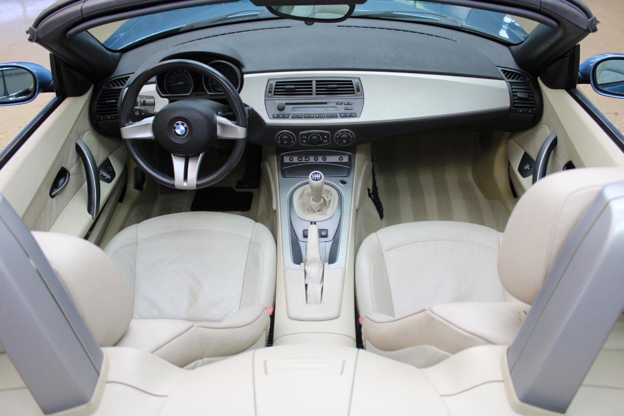 Used 2003 BMW Z4 2.5i RWD image 5