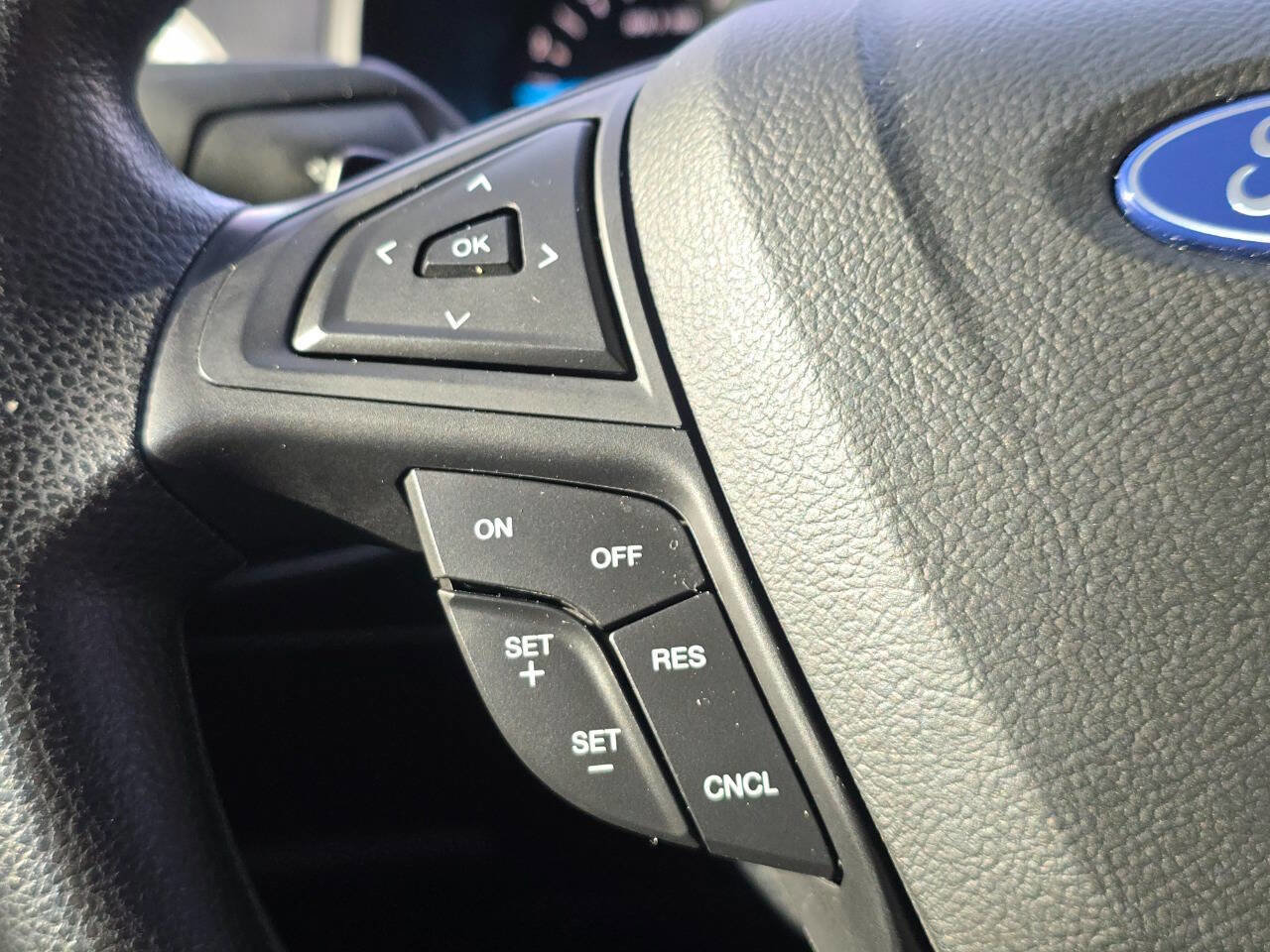 Used 2018 Ford Edge SE image 26