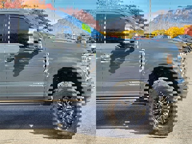 Used 2021 Ford F350 Platinum image 2