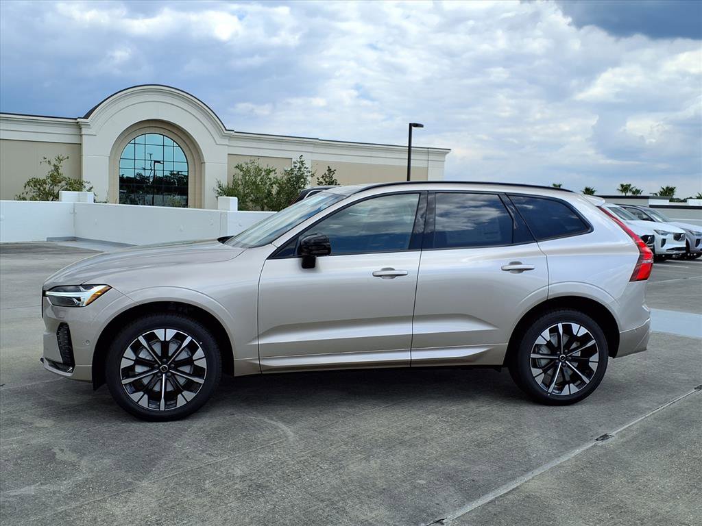 New 2026 Volvo XC60 B5 Plus w/ Protection Package Premier image 4