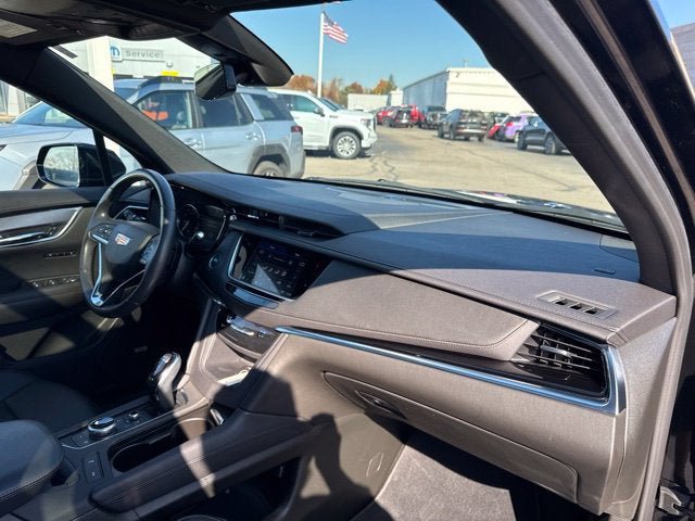 Used 2025 Cadillac XT6 Luxury FWD image 29
