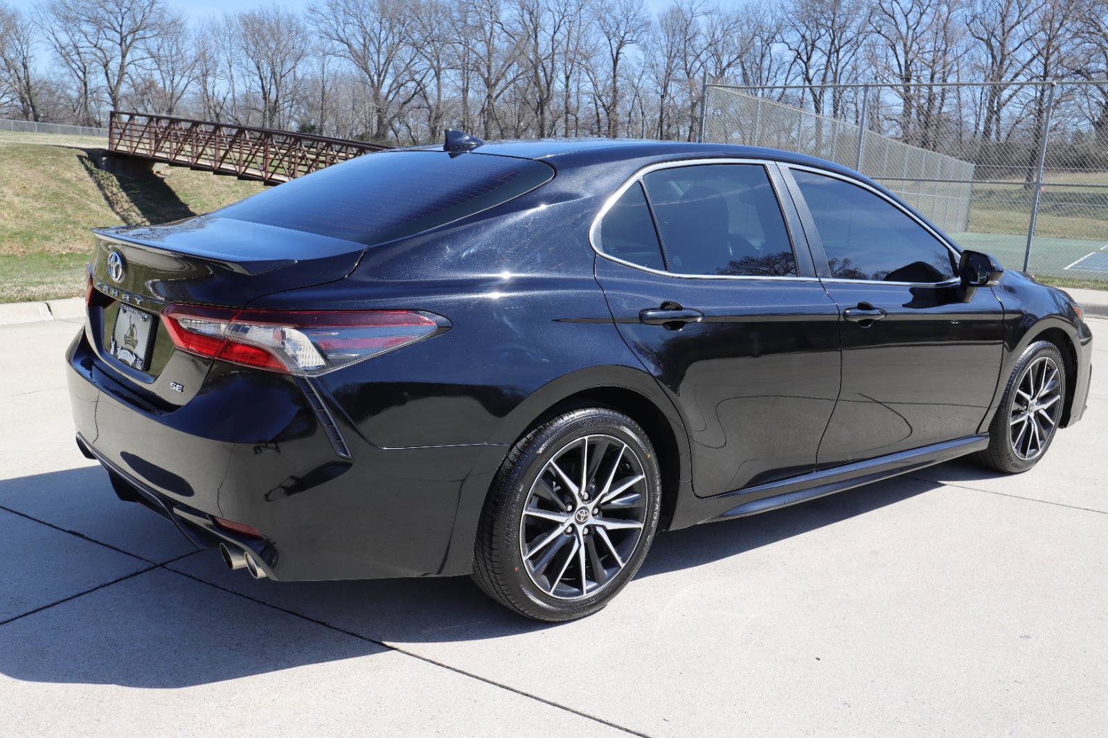 Used 2022 Toyota Camry SE FWD image 15