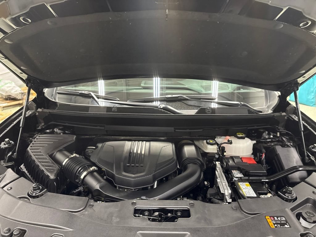 Certified 2025 GMC Acadia AT4 w/ LPO, Floor Liner Package AWD/4WD image 10
