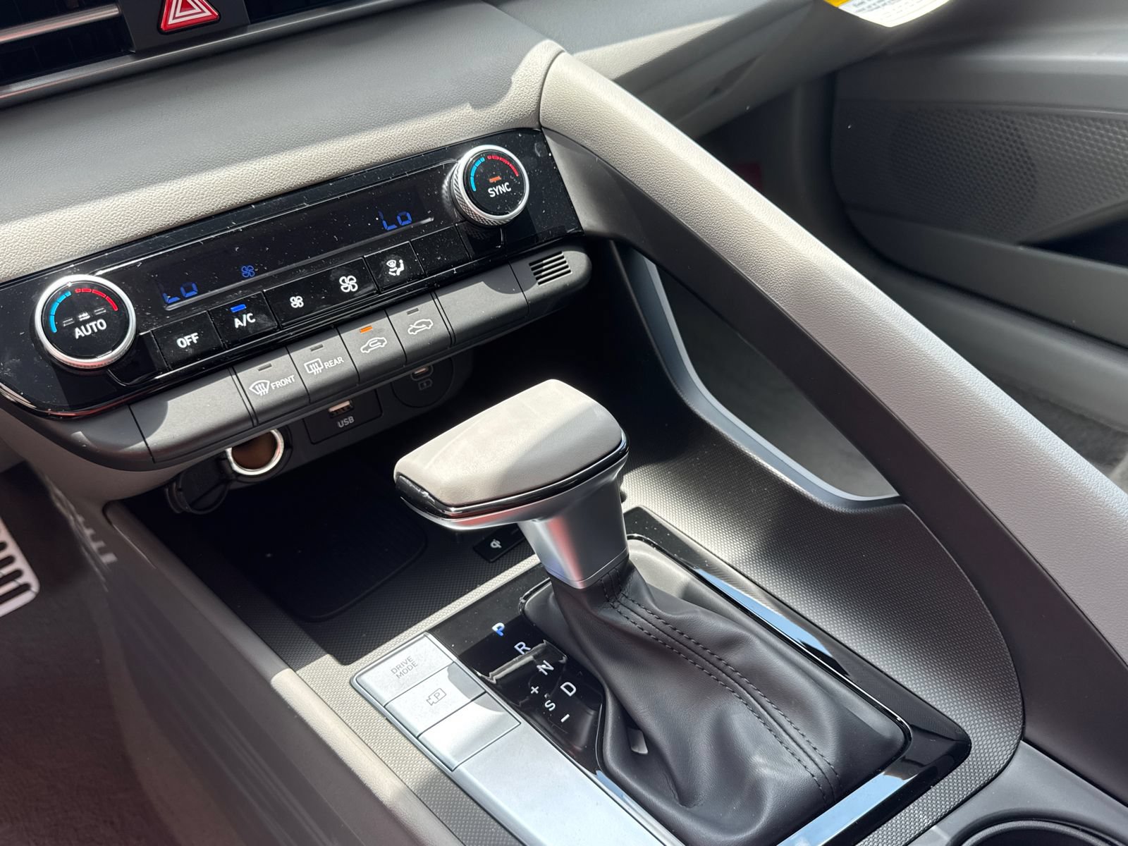 Certified 2025 Hyundai Elantra Sport FWD image 28