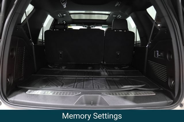 Used 2021 Chevrolet Tahoe Premier w/ Premium Package AWD/4WD image 12