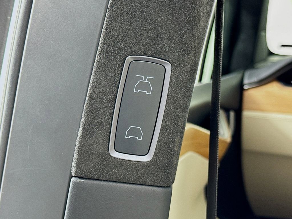 Used 2020 Tesla Model X Long Range image 17