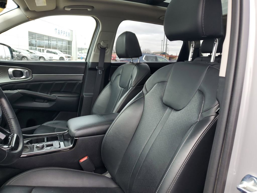 Used 2023 Kia Sorento SX image 15