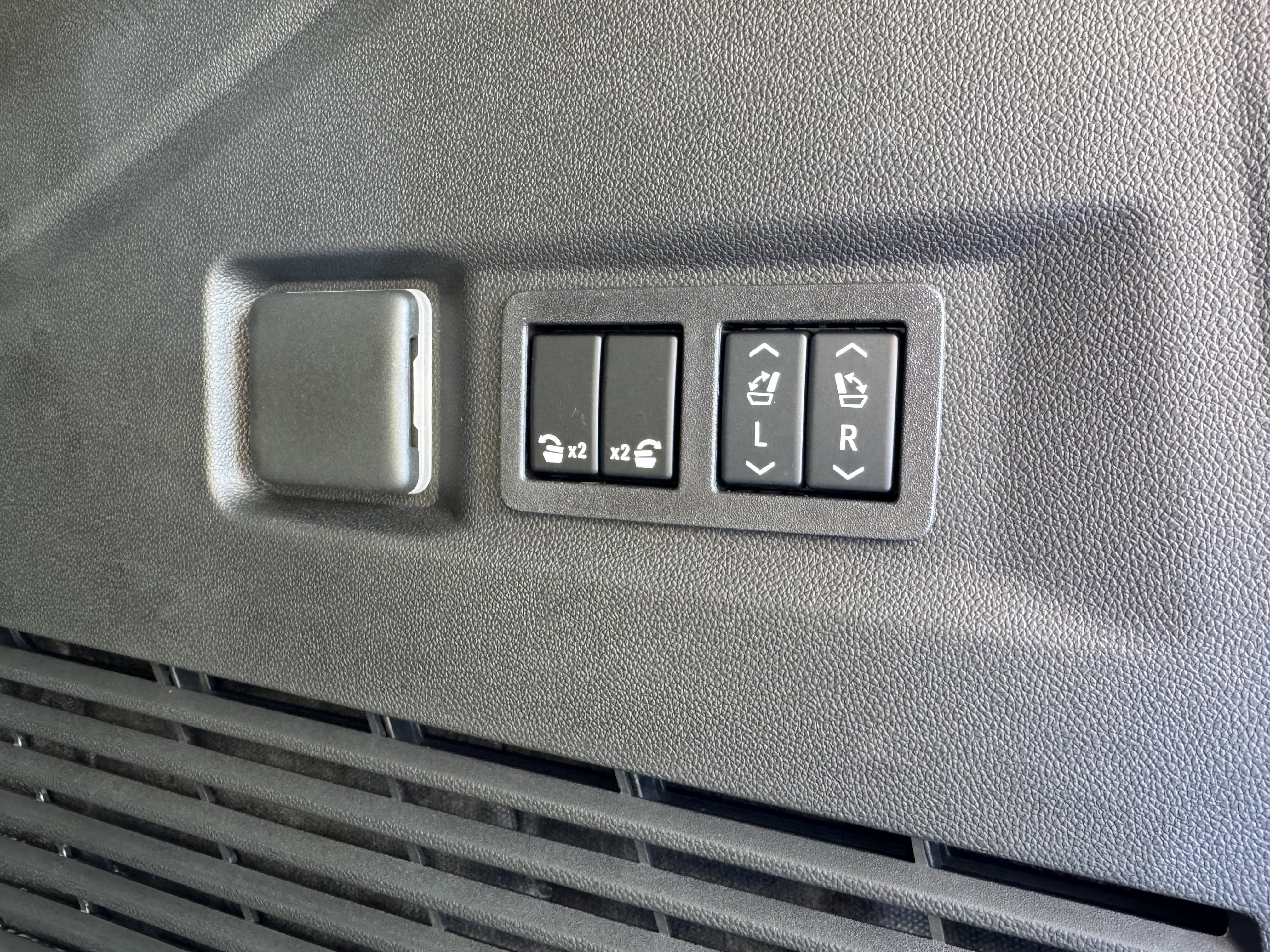 New 2026 GMC Yukon AT4 Ultimate image 6