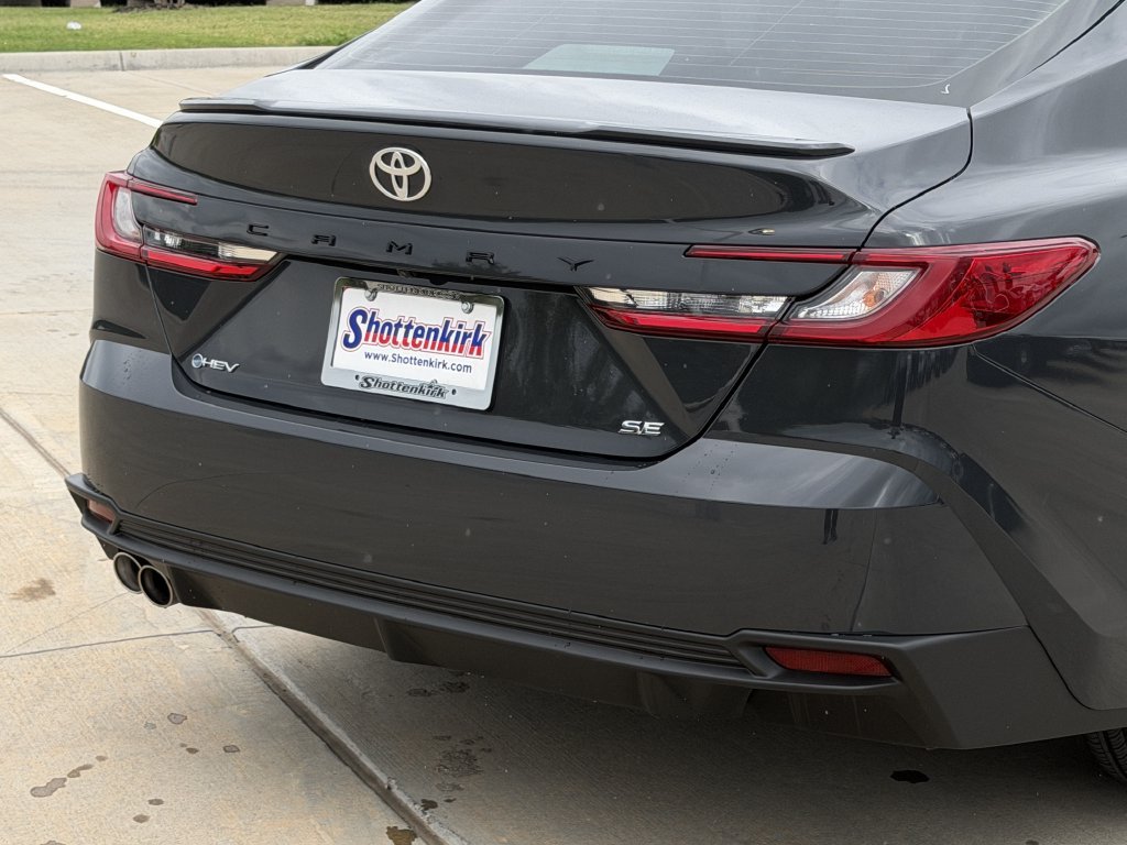 Used 2025 Toyota Camry SE FWD image 6
