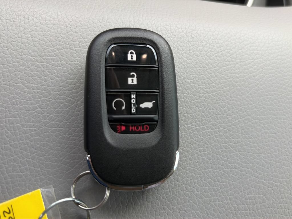 Certified 2025 Honda Pilot Touring image 33