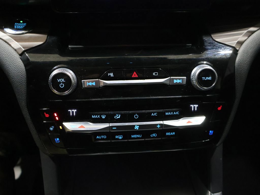 Used 2021 Ford Explorer Limited image 27