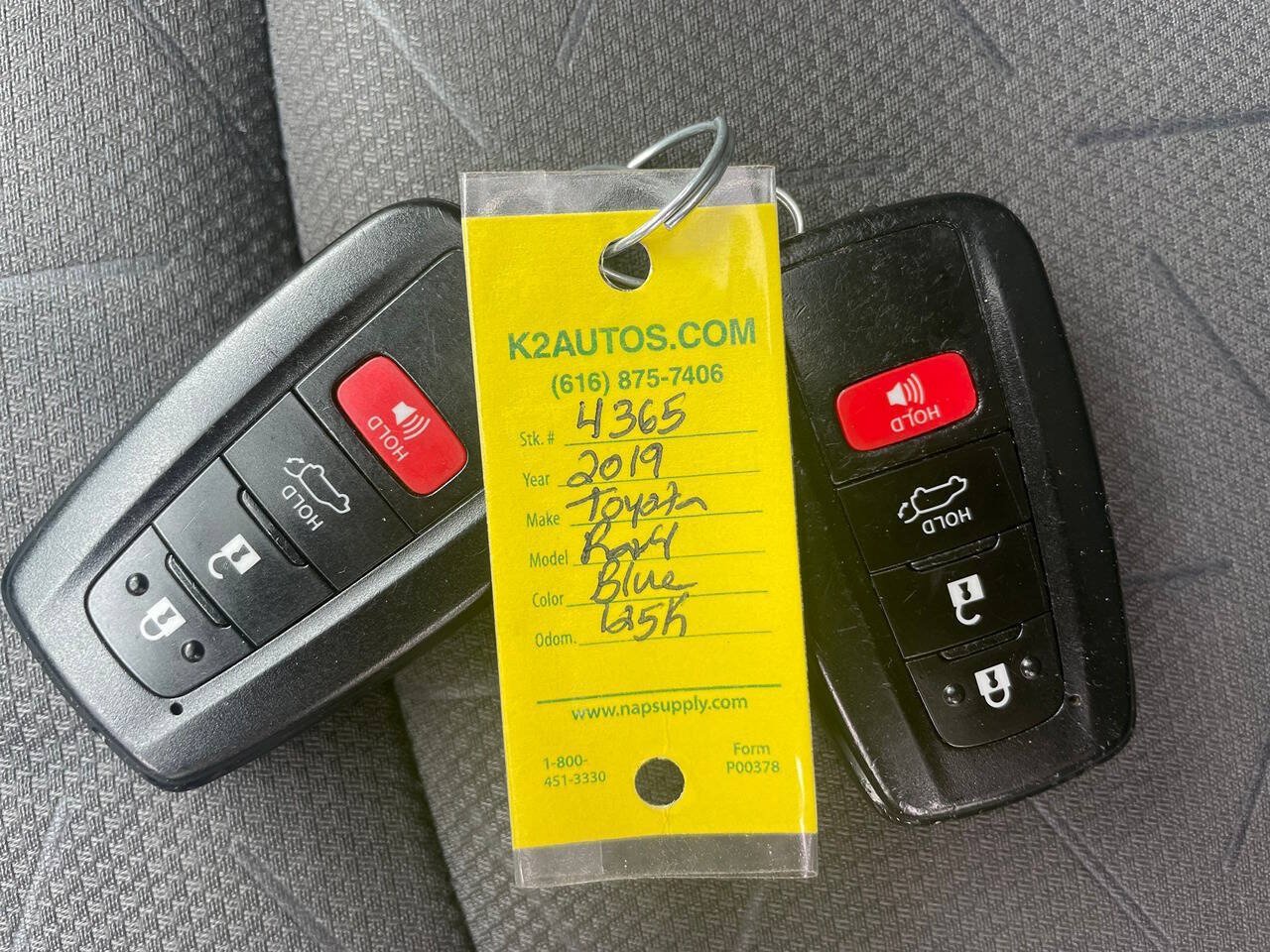 Used 2019 Toyota RAV4 XLE w/ Convenience Package AWD/4WD image 12