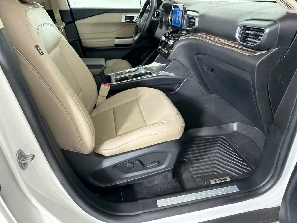 Used 2022 Ford Explorer Limited w/ Equipment Group 301A RWD image 15