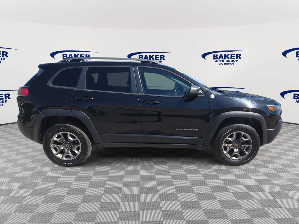 Used 2019 Jeep Cherokee Trailhawk w/ Cold Weather Group AWD/4WD image 2