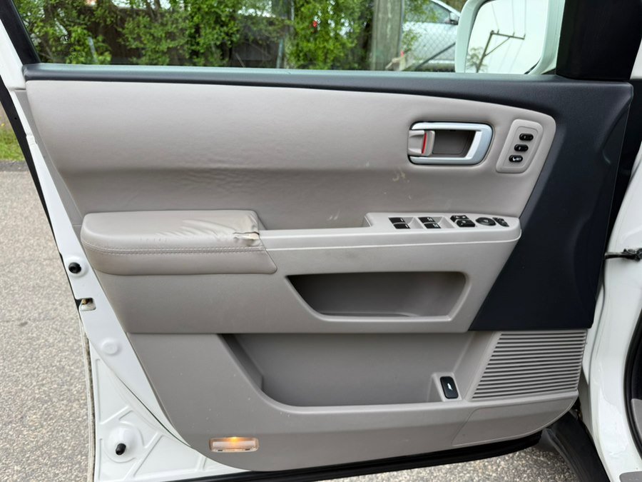 Used 2015 Honda Pilot Touring image 14