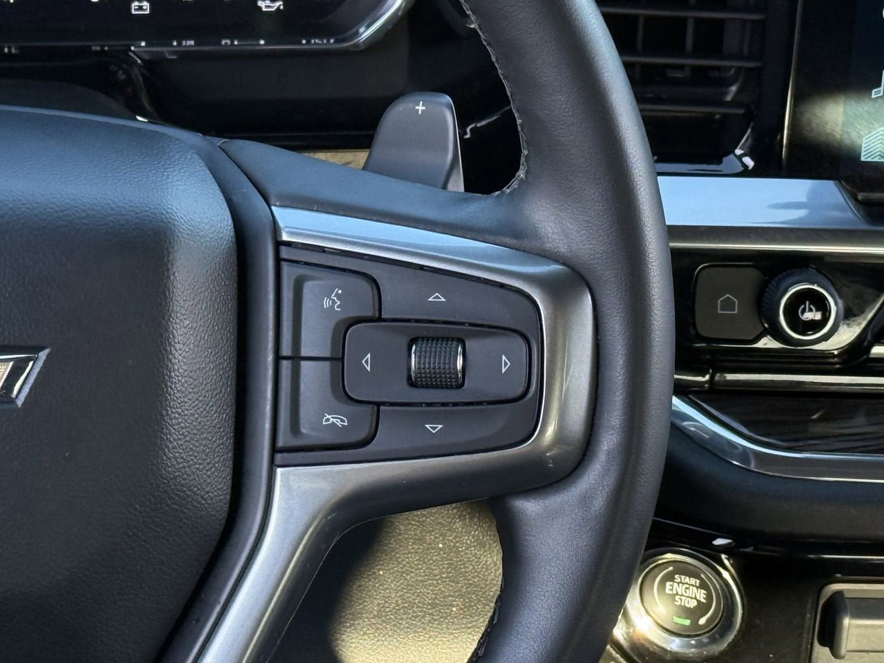 Used 2024 Chevrolet Silverado 1500 LT w/ Z71 Off-Road Package AWD/4WD image 15
