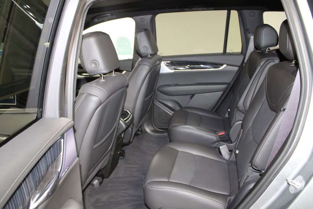 Used 2025 Cadillac XT6 Premium Luxury image 26