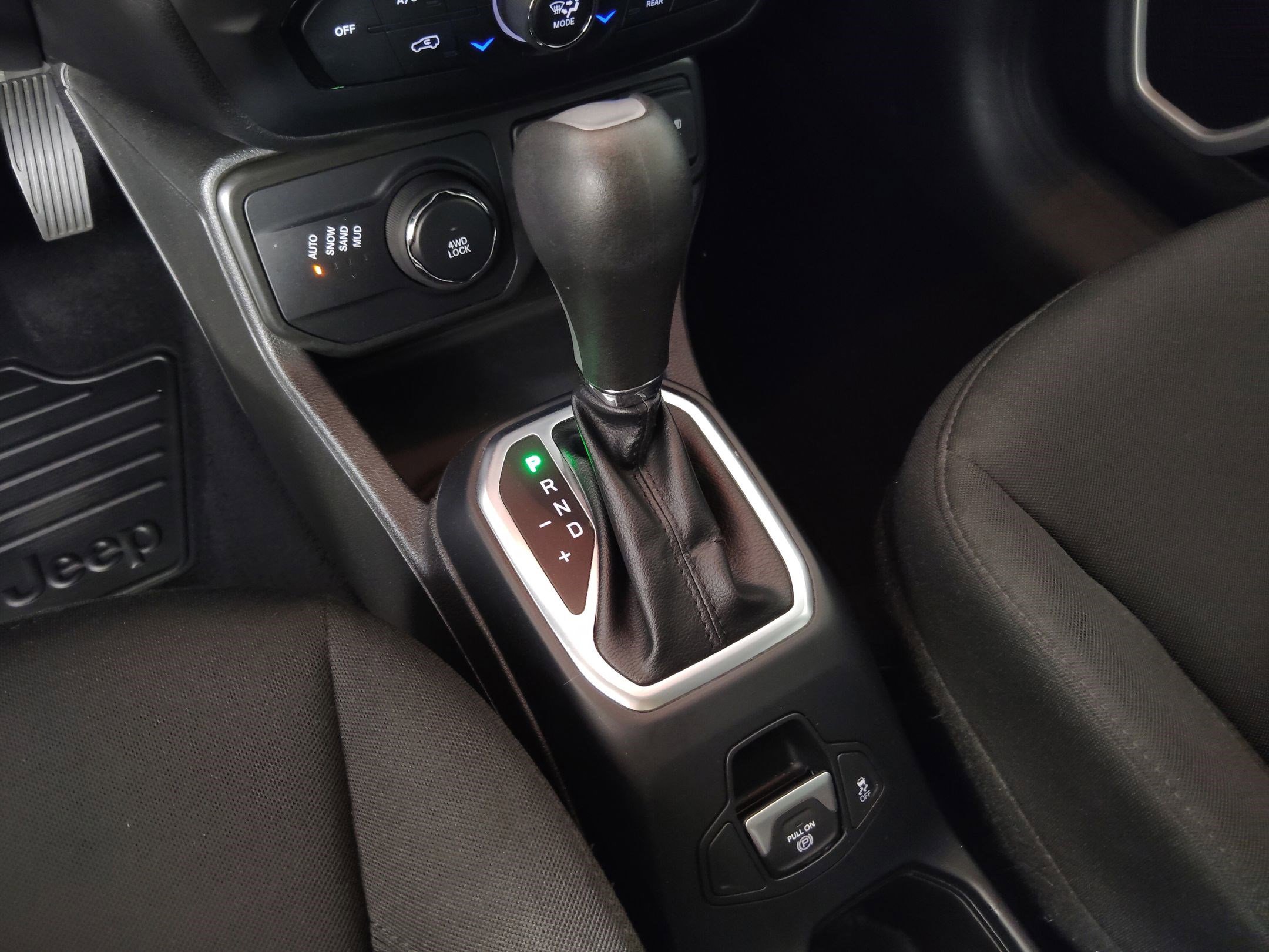 Used 2020 Jeep Renegade Latitude image 17