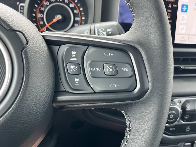 Used 2025 Jeep Gladiator Sport AWD/4WD image 15