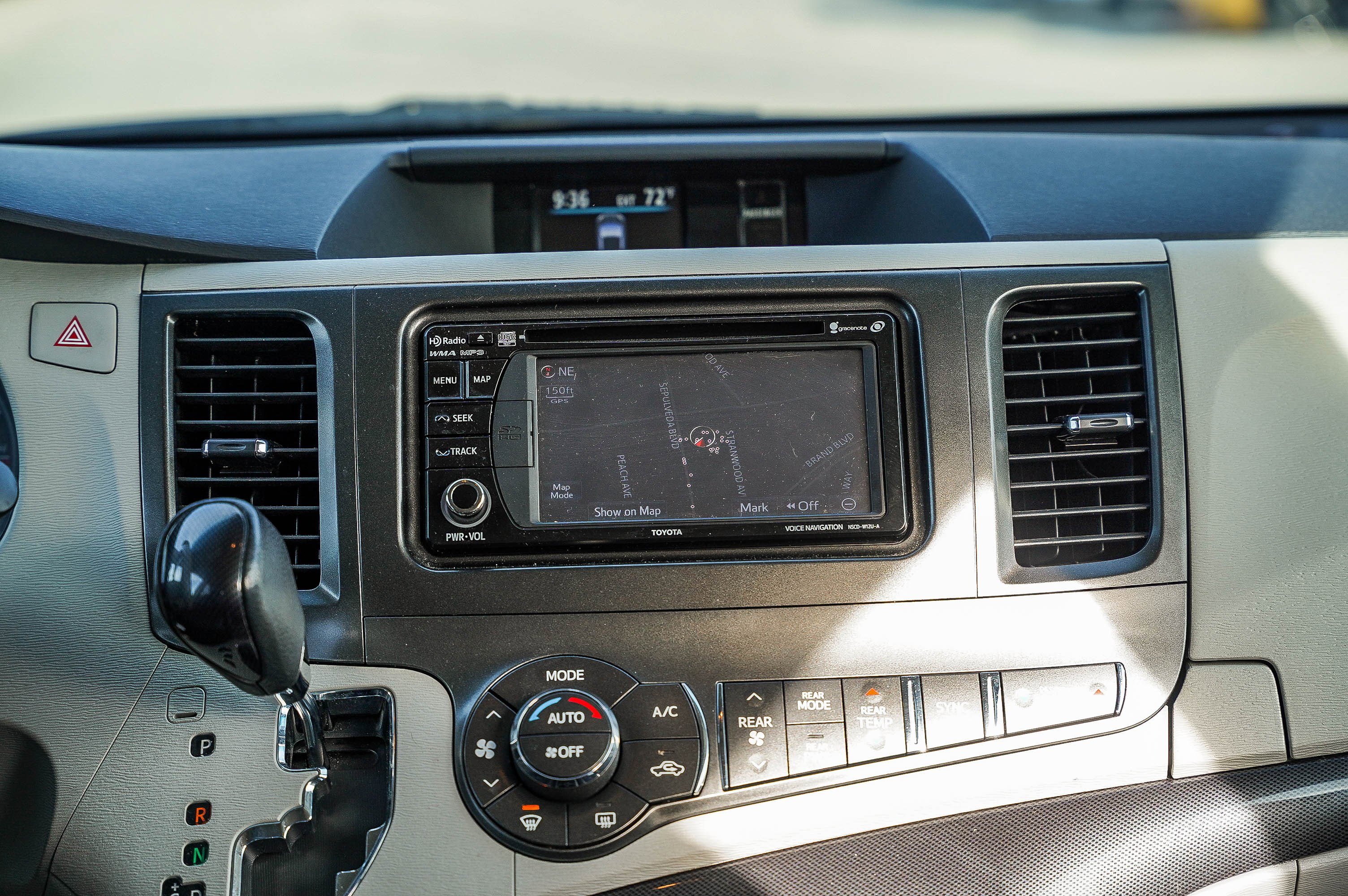 Used 2014 Toyota Sienna SE image 15