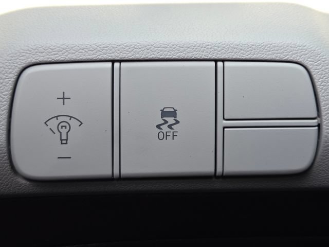 New 2026 Hyundai Elantra Limited FWD image 31
