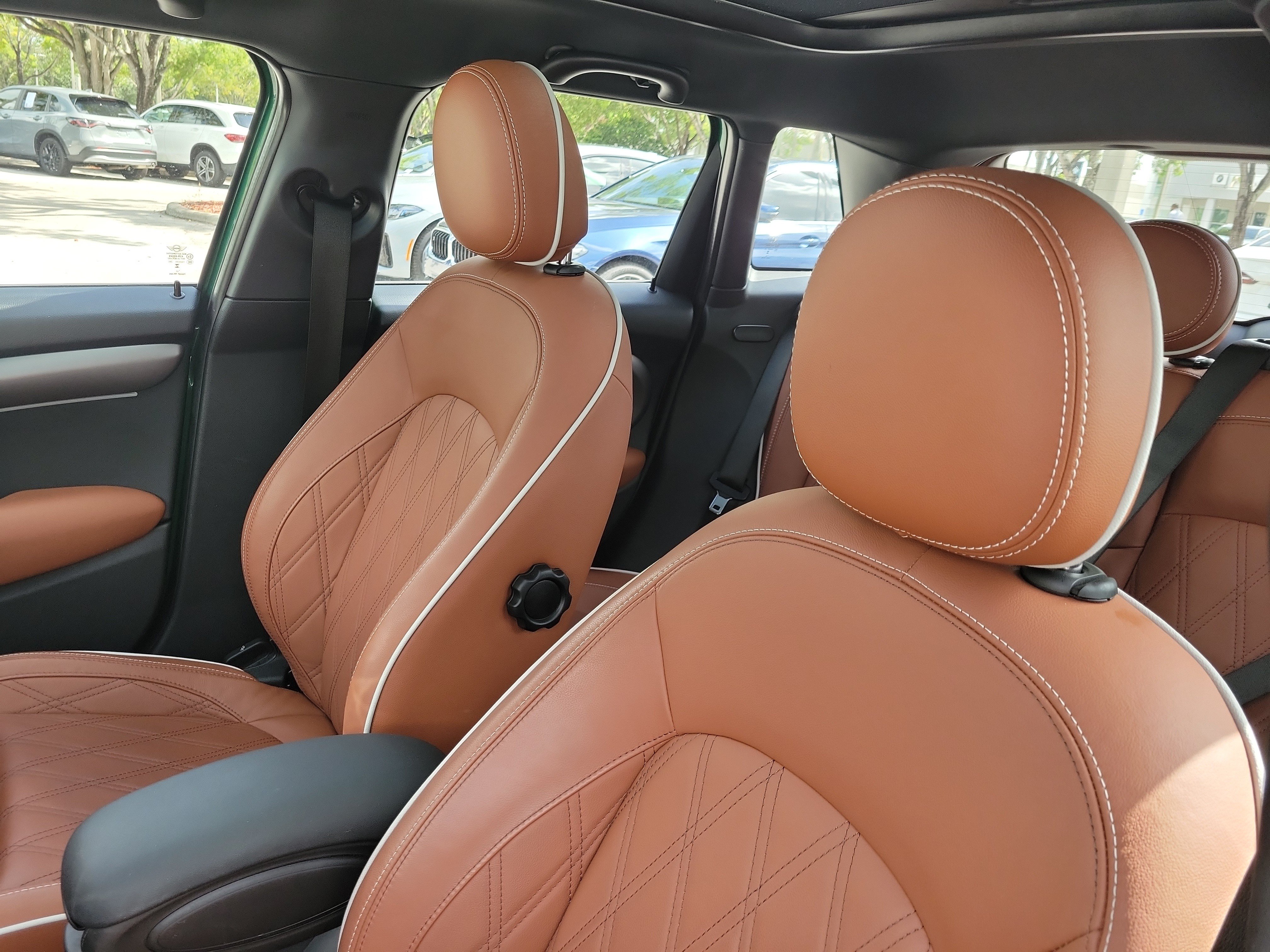 Certified 2024 MINI Cooper 4-Door Hardtop FWD image 11
