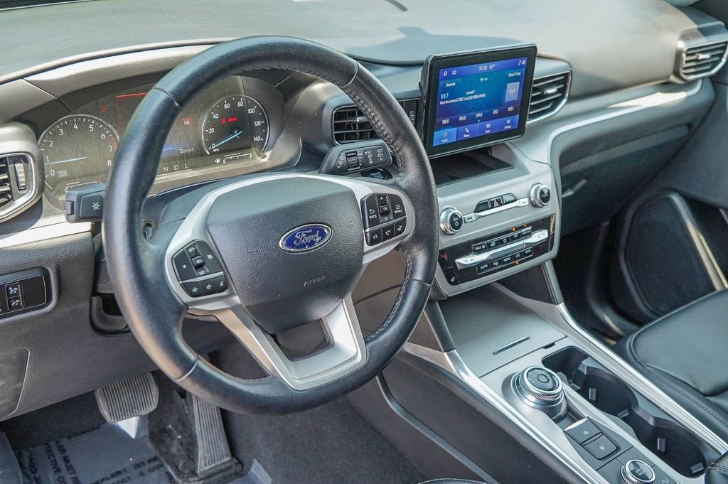 Used 2023 Ford Explorer XLT w/ Equipment Group 202A image 13