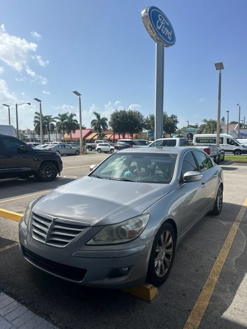 Used 2011 Hyundai Genesis 3.8 w/ Premium Navigation Pkg 3 RWD image 2