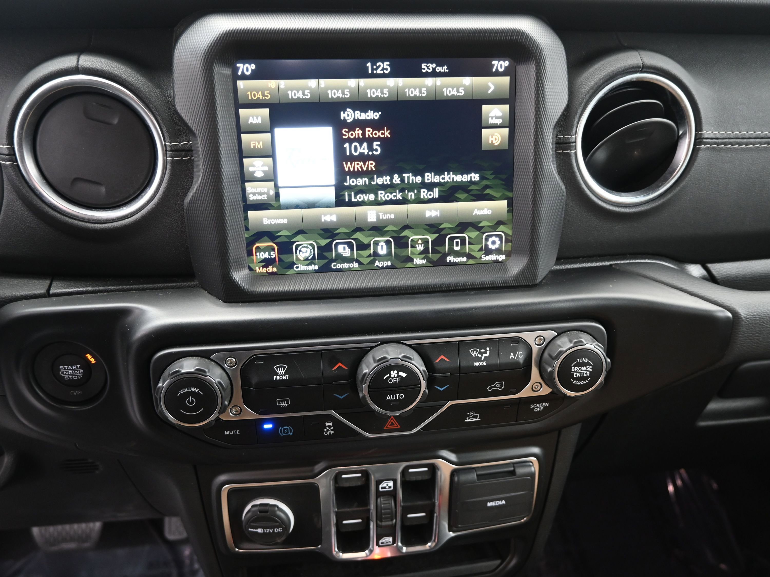 Used 2022 Jeep Wrangler Unlimited Sahara image 15