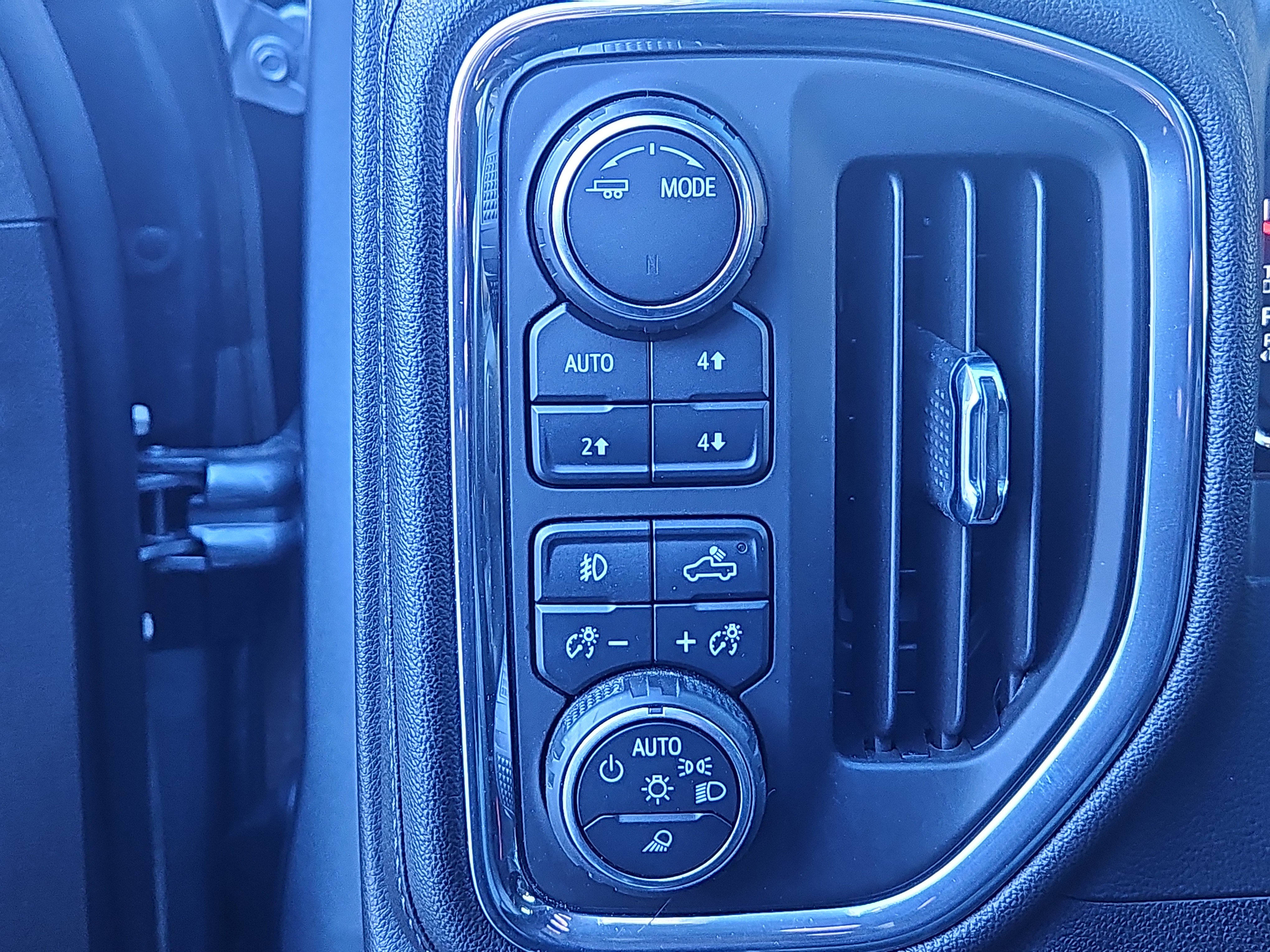 Used 2020 Chevrolet Silverado 1500 RST w/ All-Star Edition image 10