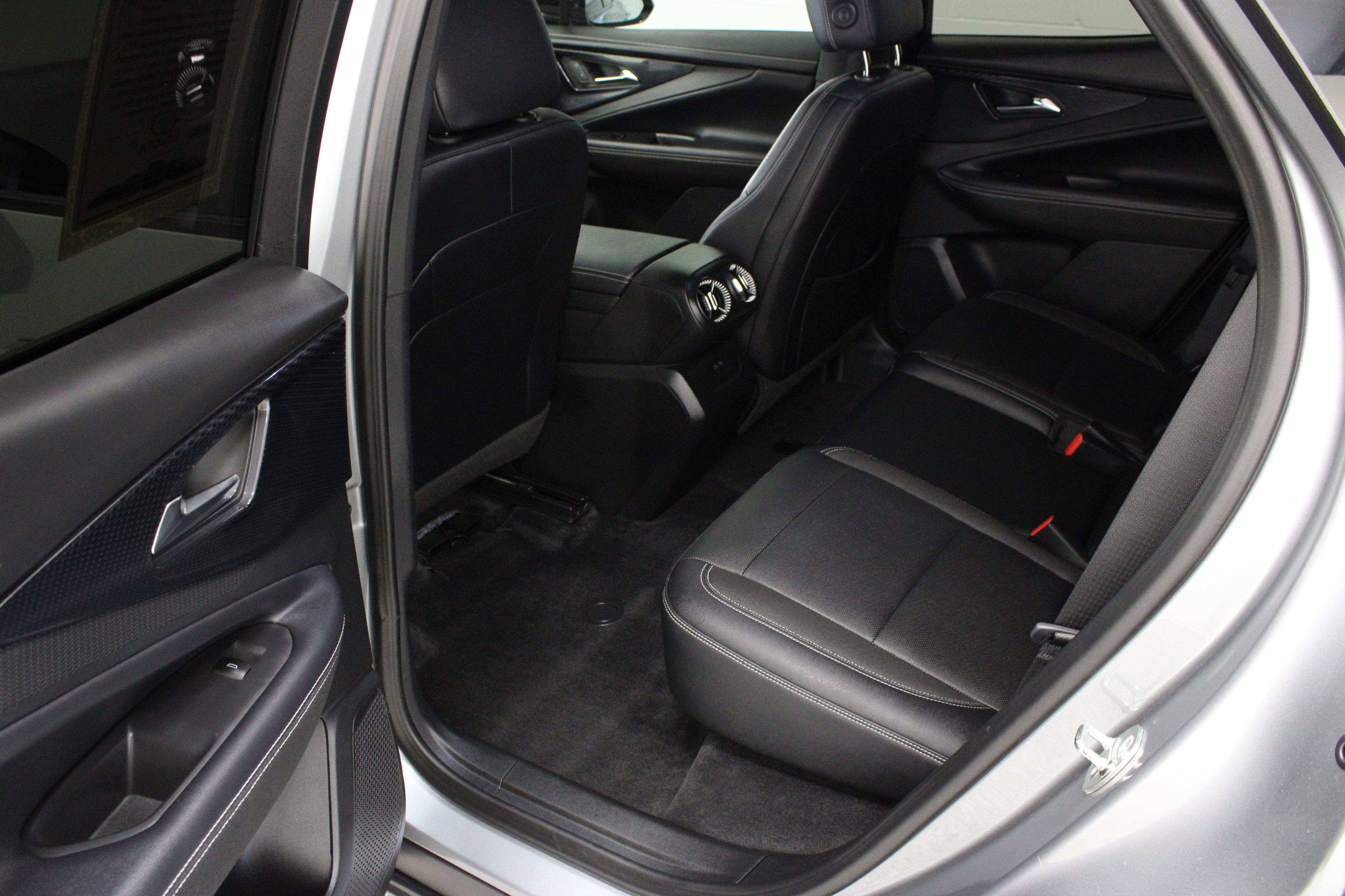 Used 2025 Chevrolet Blazer EV LT FWD image 27