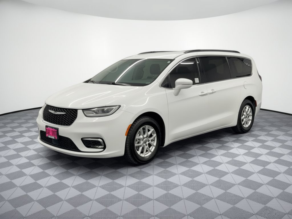 Used 2022 Chrysler Pacifica Touring-L FWD image 1