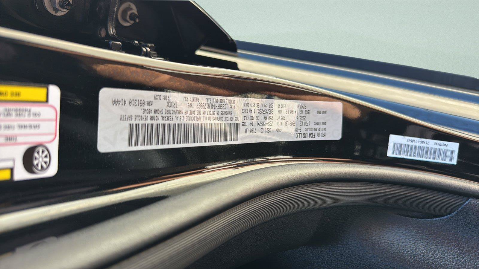 Used 2020 RAM 1500 Limited w/ Black Appearance Package AWD/4WD image 30