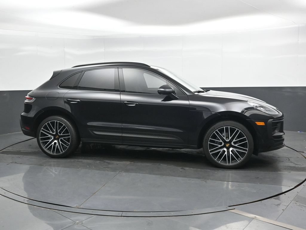 Used 2022 Porsche Macan AWD/4WD image 10