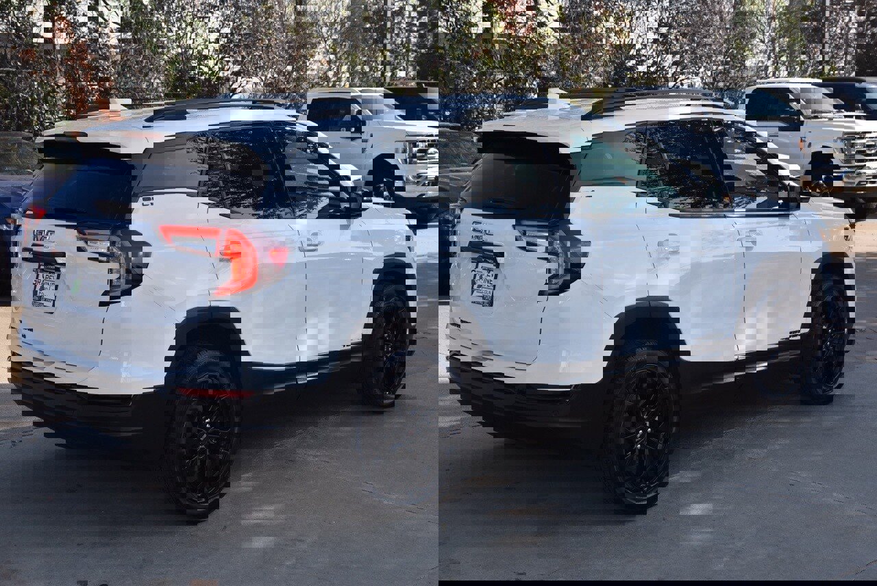 Used 2022 GMC Terrain SLT w/ Infotainment Package II image 7