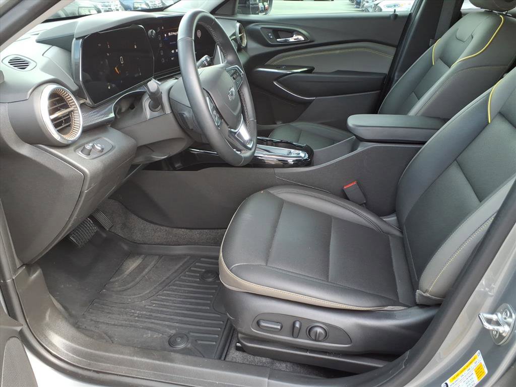 Used 2025 Chevrolet Trax ACTIV w/ Sunroof Package image 12